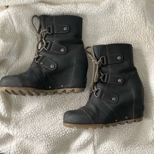Sorel Joan of artic wedge, size 6